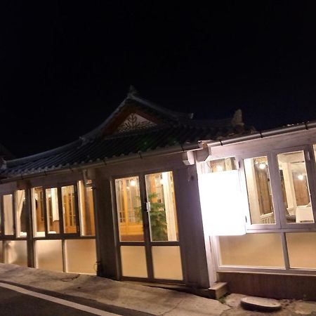 Hundred Years Hanok Mokpo Εξωτερικό φωτογραφία